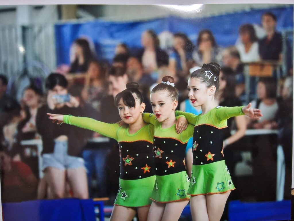 Come scegliere lo sport giusto per tua figlia a Chivasso: perché la ginnastica ritmica è la scelta ideale